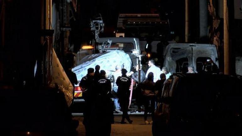 2 pilotun öldüğü sokak arasına düşen uçakta metal perde detayı