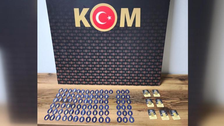 Kuyumcuya 23 sahte gram altın sattı, 74 sahte altınla yakalandı