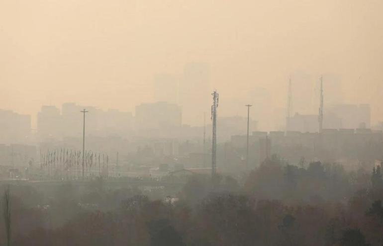 İranda kum fırtınası nedeniyle eğitime ara verildi