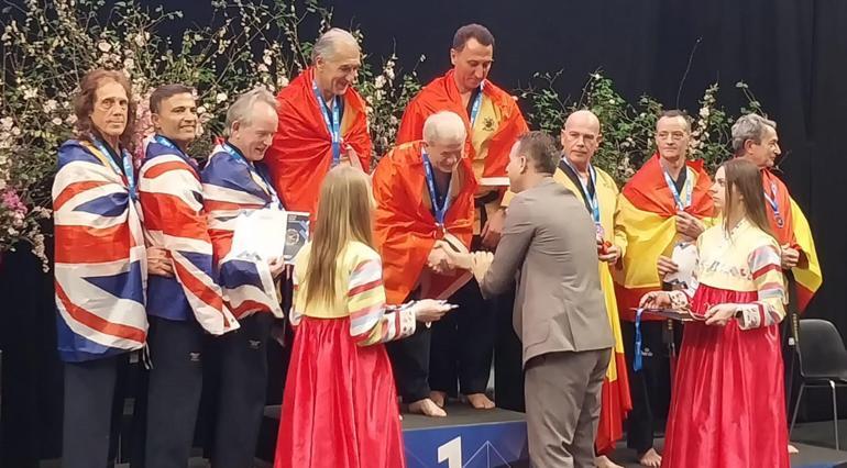 60 yaşında Taekwondo Poomseade Avrupa Şampiyonu oldu