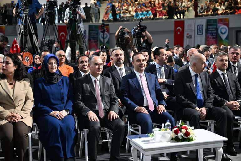 Bakan Kacır: Türkiye, Çinden sonra en fazla ürünü rekabetçi şekilde en çok ülkeye ihraç edebilen ülkedir