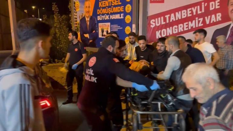 Sultanbeylide iki otomobil çarpıştı: 1i ağır 3 yaralı