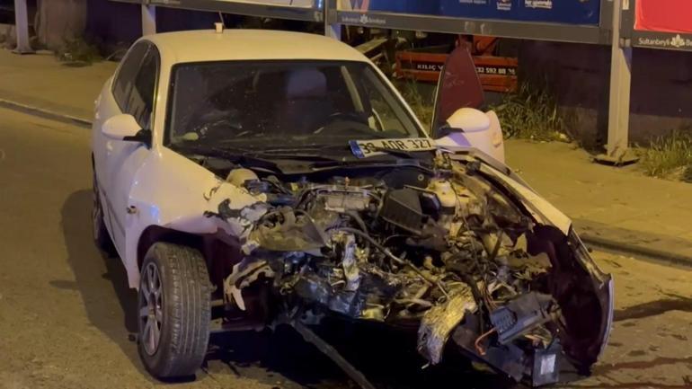 Sultanbeylide iki otomobil çarpıştı: 1i ağır 3 yaralı