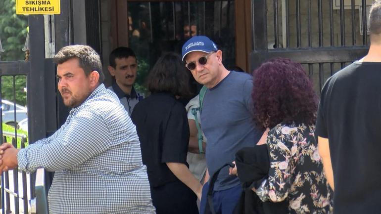 Kadıköyde evinde çıkan yangında ölen yazarın cenazesi Adli Tıp Kurumundan alındı