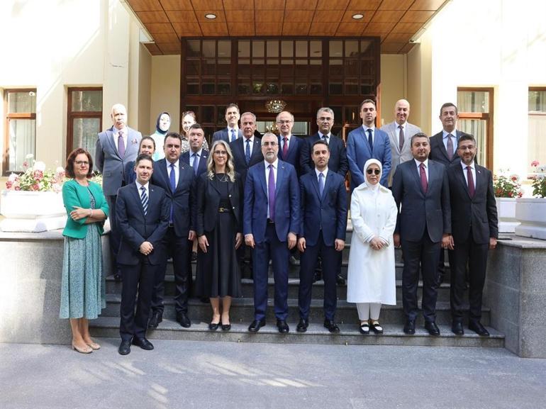 Bakan Işıkhan, Türkiye’nin Taşkent Büyükelçiliği’ni ziyaret etti