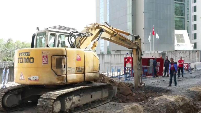 Sarıyerde çöken yolda alt yapı çalışmalarının hafta sonuna kadar tamamlanması bekleniyor