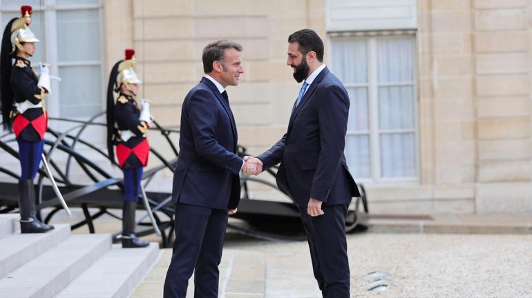 Fransa Cumhurbaşkanı Macron ve Suriye Cumhurbaşkanı Şara bir araya geldi