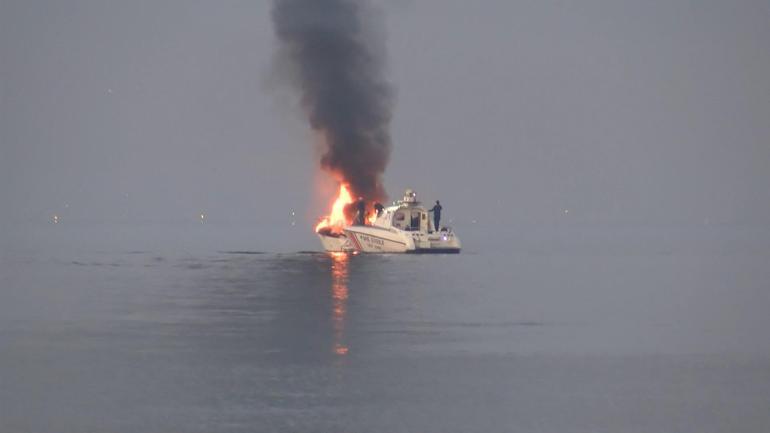 Tuzla marinada 4 tekne alev alev yandı