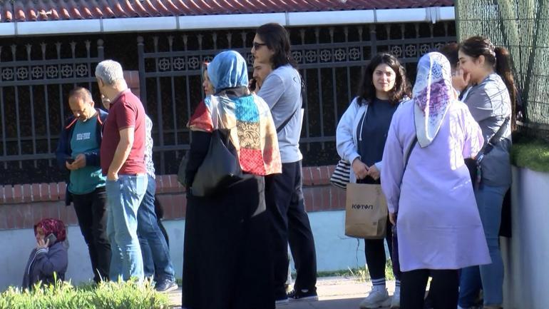 Bağcılarda sporcu forması üreten fabrikada çıkan yangın söndürüldü