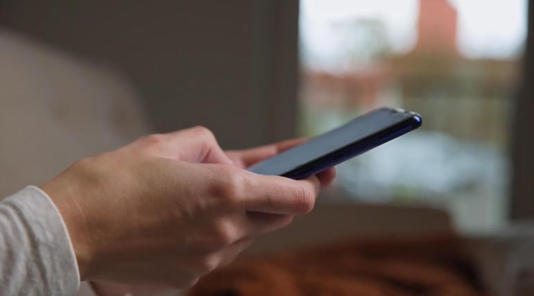 Bakan Uraloğlu: Günde ortalama 2 saat 43 dakika sosyal medyada geçiriliyor