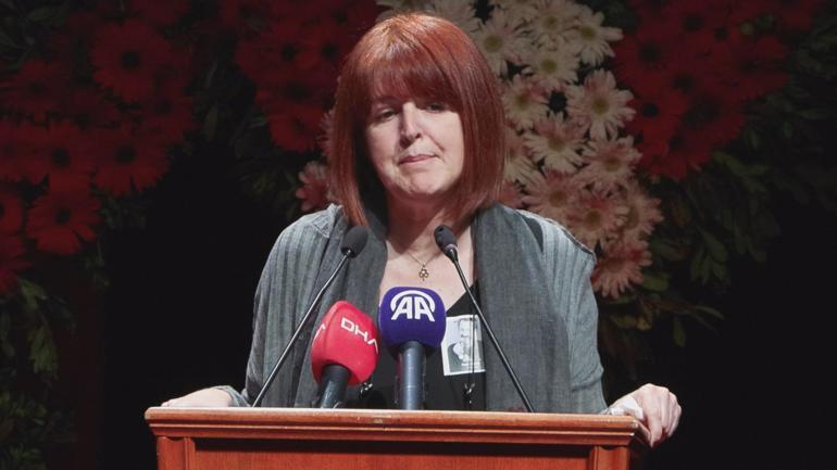 Tiyatro sanatçısı Naşit Özcan toprağa verildi