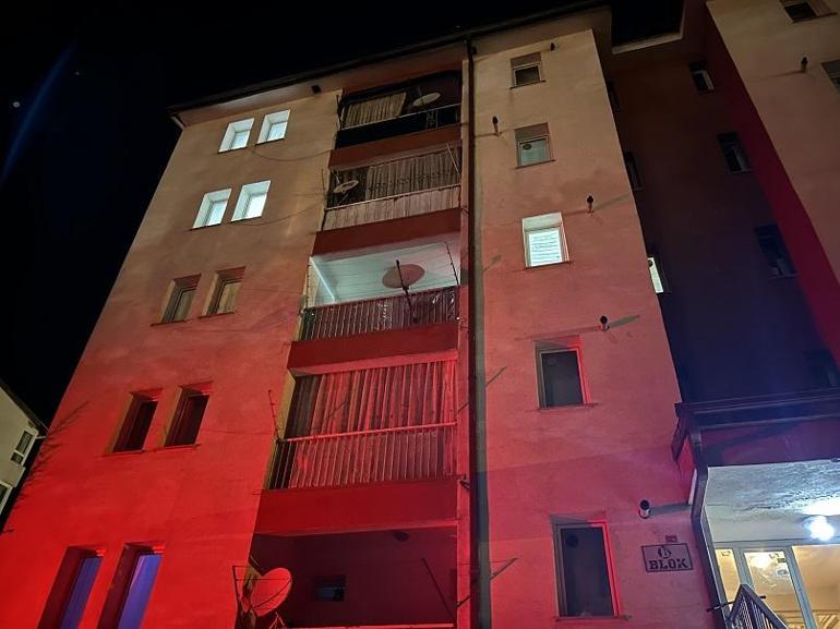 Pompalı tüfekle kız arkadaşını ve kendini yaraladı