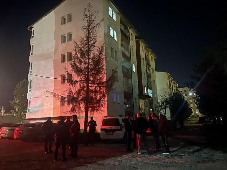 Pompalı tüfekle kız arkadaşını ve kendini yaraladı