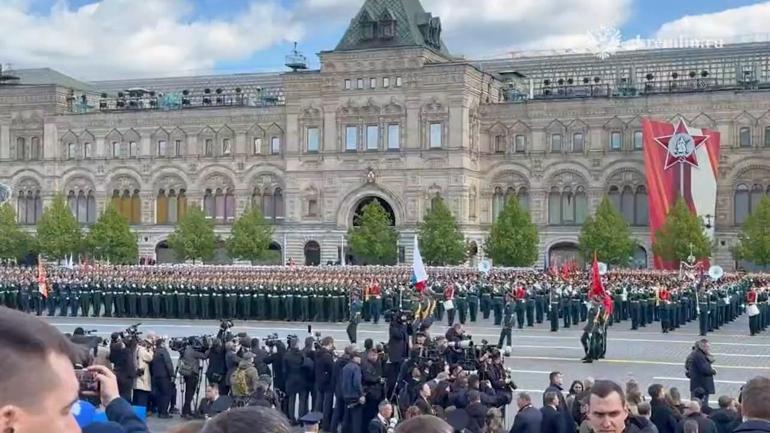 Kızıl Meydanda Zafer Günü Geçit Töreni başladı