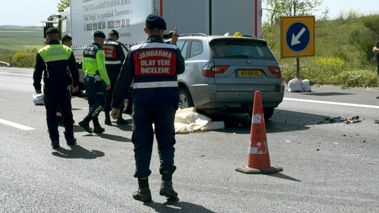 TEMde cip, kamyona çarptı; 3 yaralı