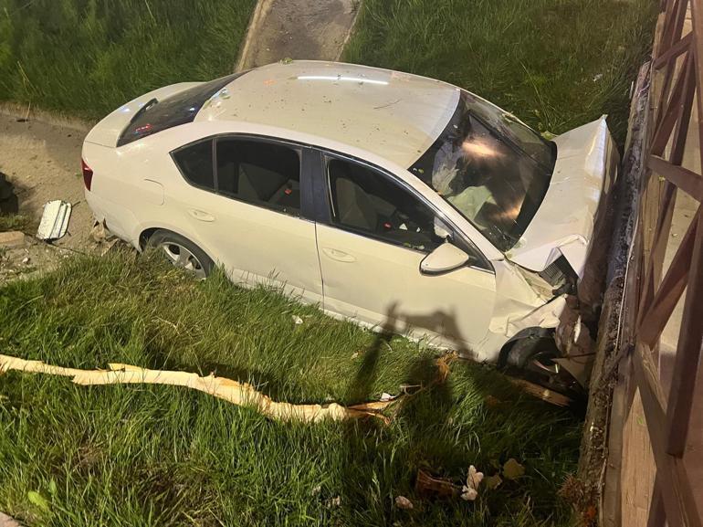 Nevşehirde çarpışan 2 otomobilden 1i su kanalına düştü; o anlar kamerada