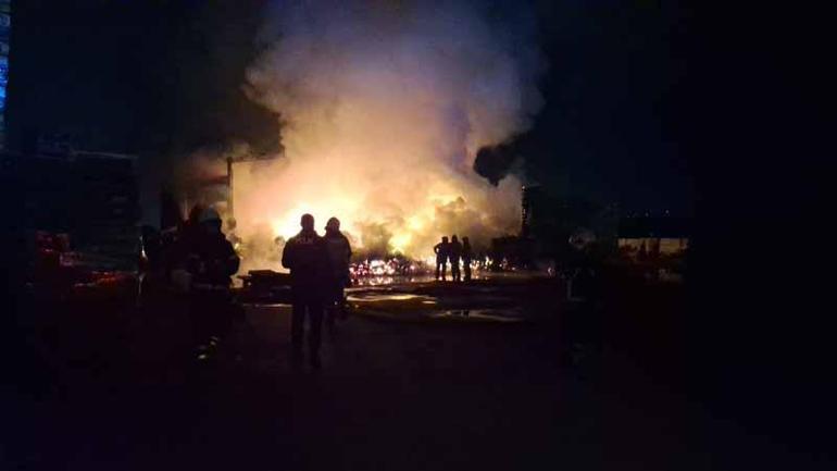 Bursada, palet fabrikasındaki yangın söndürüldü