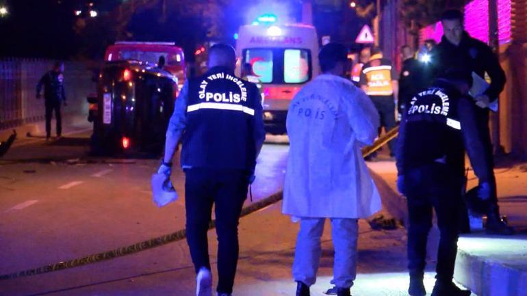 Kartalda otomobil kaldırıma çarpıp devrildi: 1 ölü