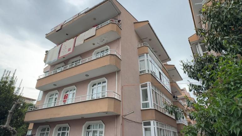Avcılarda riskli 4 katlı bina tahliye edilerek mühürlendi