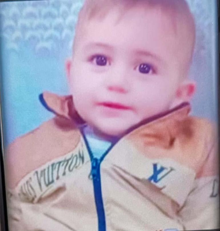 Otomobilin altında kalan 1,5 yaşındaki bebek öldü