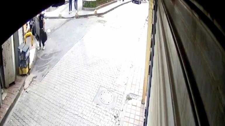 Fatih’te kağıt toplayıcı çöpte 200 bin dolar değerinde pırlanta dolu poşet buldu