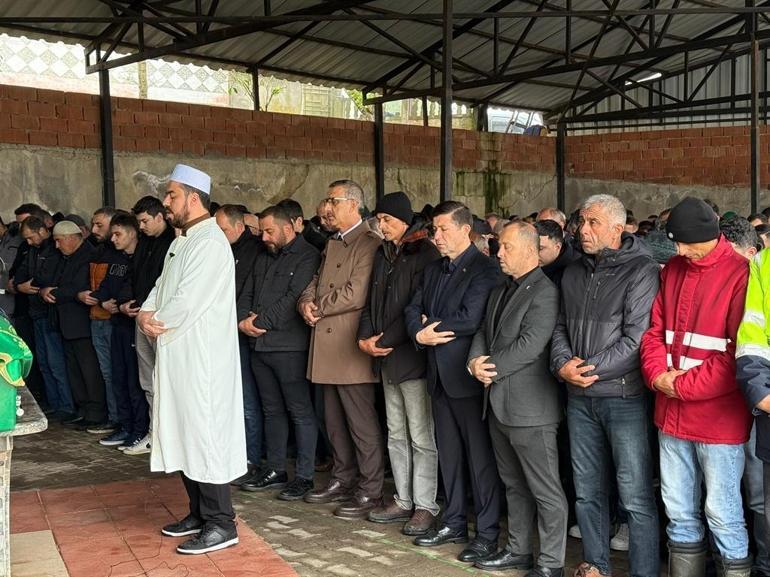 Traktörün altında kalan Aysima, aracı kullanmak istemiş