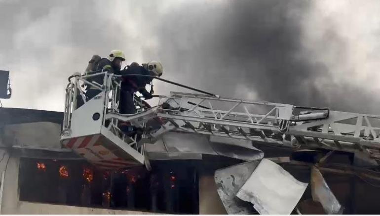 Fındık kırma fabrikasındaki yangın, 2,5 saatte kontrol altına alındı