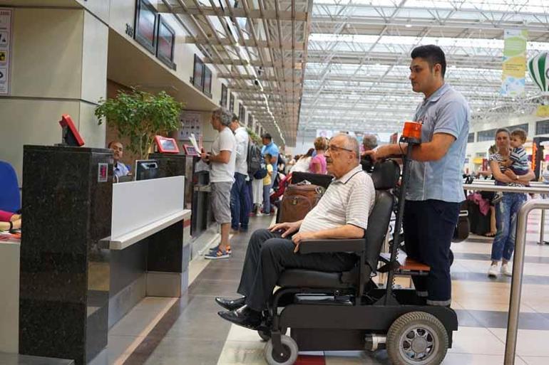 Bakan Uraloğlu: 7,8 milyon engelli yolcumuz ücretsiz seyahat etti