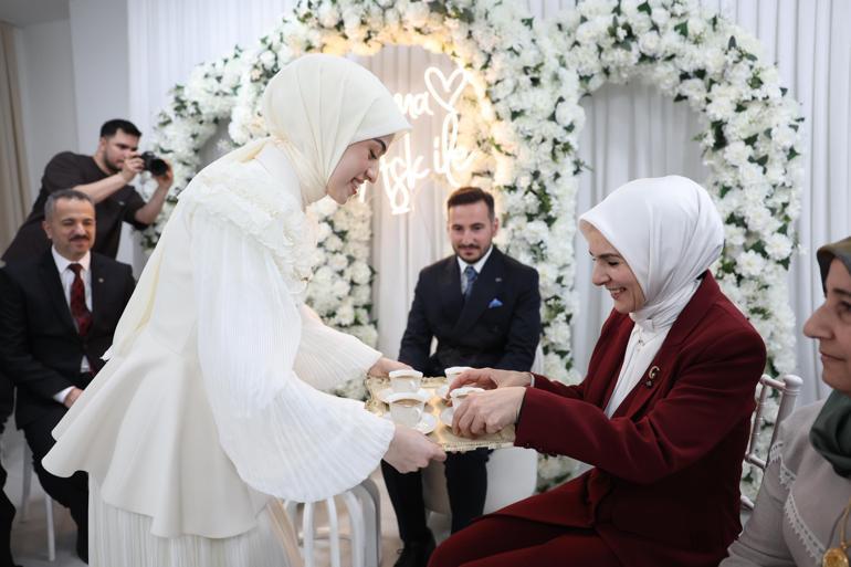 Bakan Göktaş, kendisini sosyal medyadan davet eden gence kız istedi