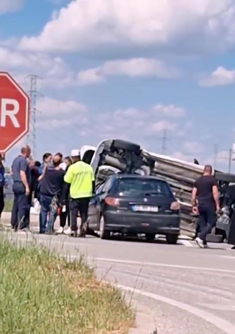 Otomobiller kavşakta çarpıştı; 5 yaralı