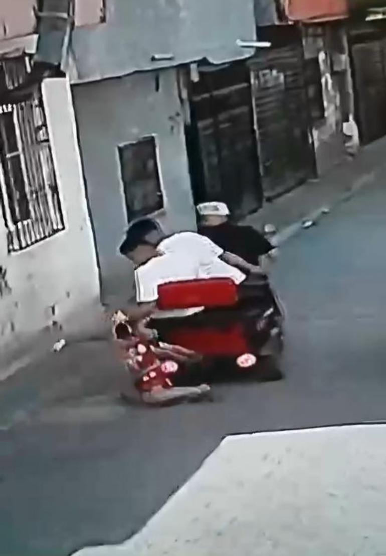8 yaşındaki çocuk, formasından tutulup sürüklendi; o anlar kamerada