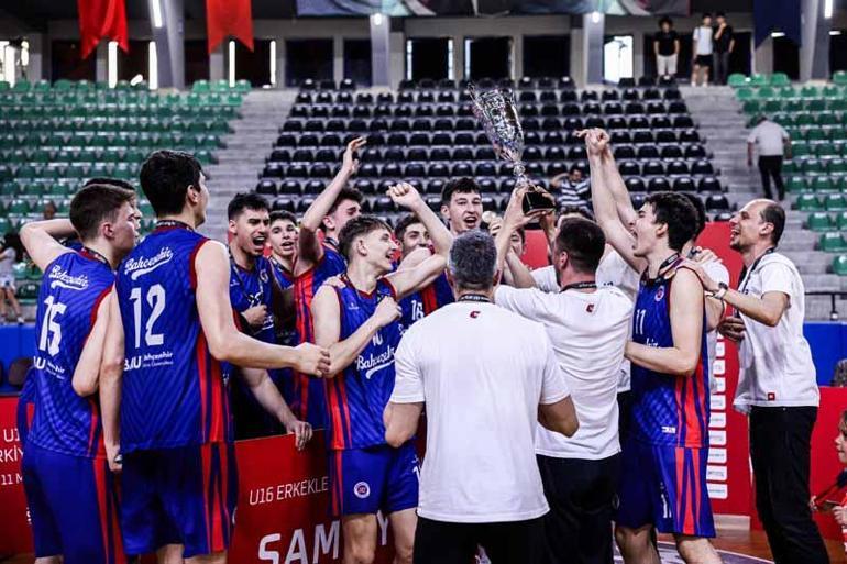 Bahçeşehir Koleji, U16’da şampiyon