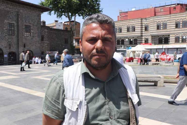 Terör örgütü PKK’nın fesih kararı sonrası Diyarbakırda vatandaşlar halay çekti