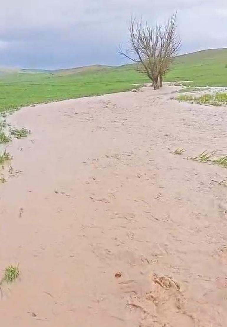 Sivasta sağanak sele neden oldu