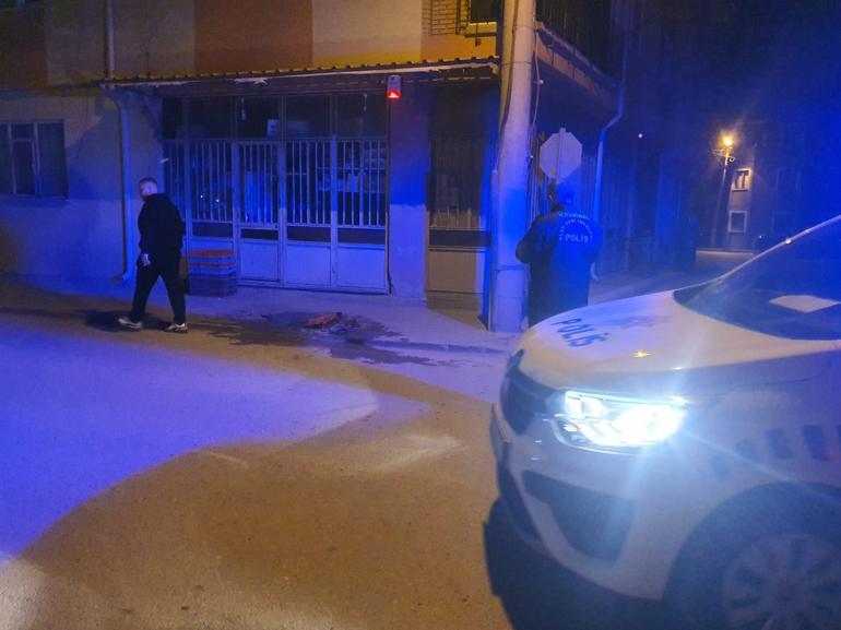 Bursada engelli gencin bakkal önünde çıkardığı yangın, büyümeden söndürüldü