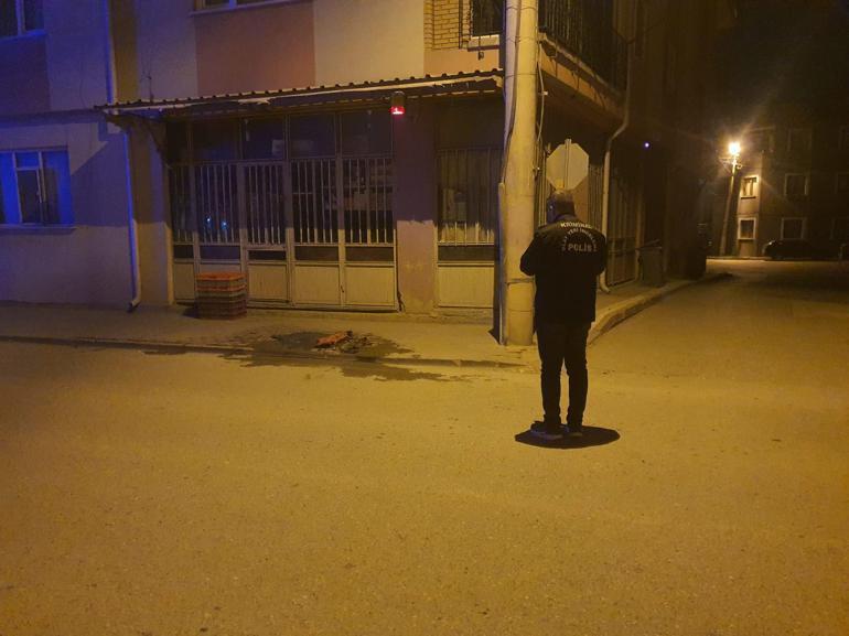 Bursada engelli gencin bakkal önünde çıkardığı yangın, büyümeden söndürüldü