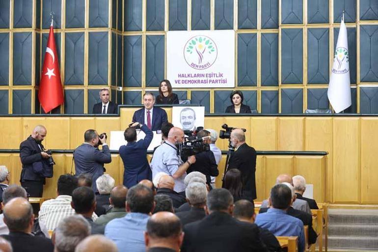 DEM Partili Bakırhan: İnsani ve somut düzenlemeler Türkiyenin önünü açacaktır