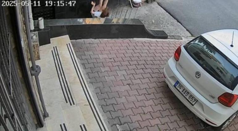 Bayrampaşada eski eşinin üzerine otomobilini sürdü