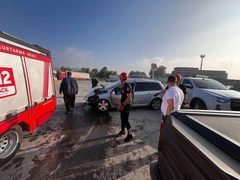 Kahramanmaraş’ta işçi servis minibüsü ile otomobil çarpıştı; 12 yaralı