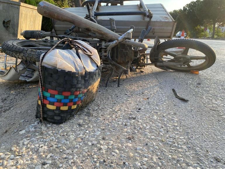 Otomobilin çarptığı motosikletin sürücüsü ile yanındaki eşi öldü