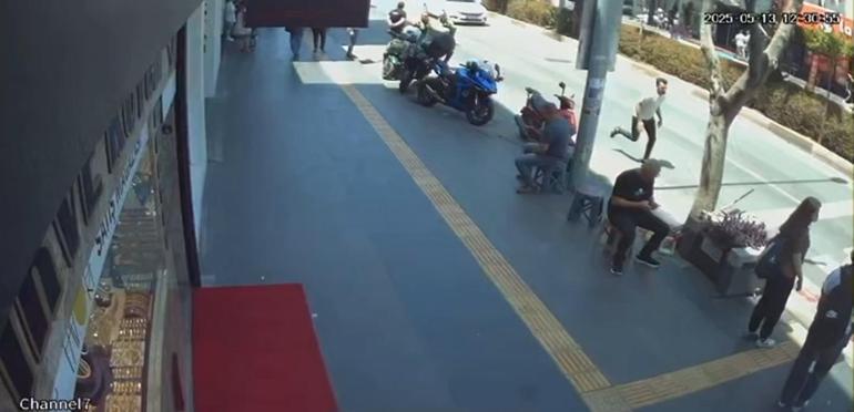 Polisin durdurduğu sürücü, arkadaşını ve motosikletini bırakıp kaçtı