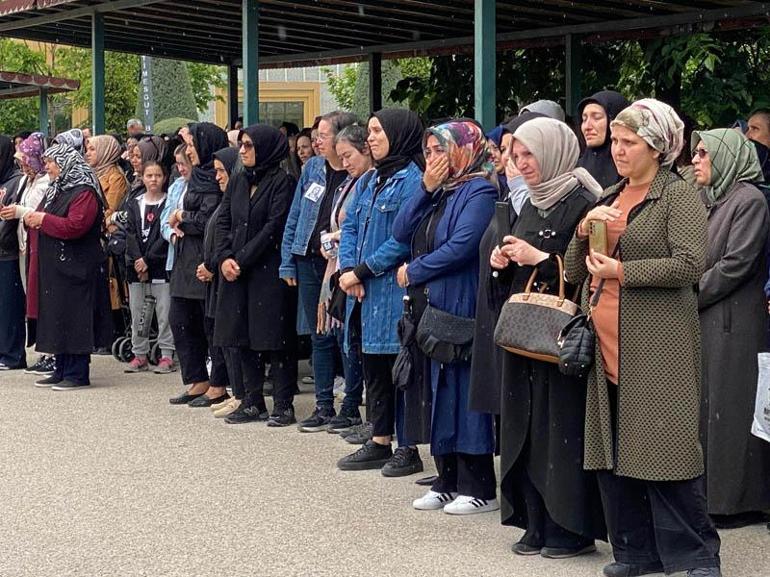 Ankarada kazada ölen Merve öğretmen ve oğlu toprağa verildi