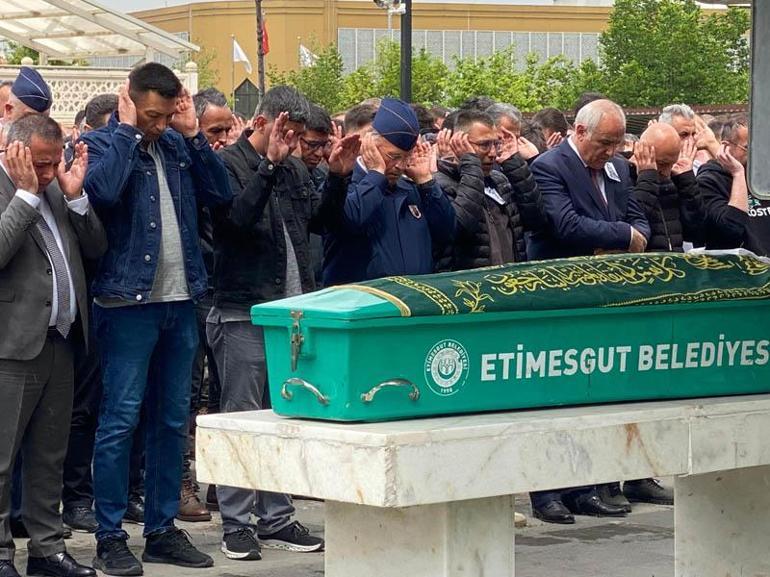 Ankarada kazada ölen Merve öğretmen ve oğlu toprağa verildi