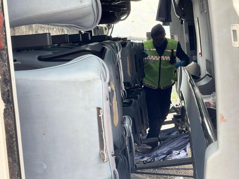 Konyada yolcu otobüsü devrildi: 14 yaralı