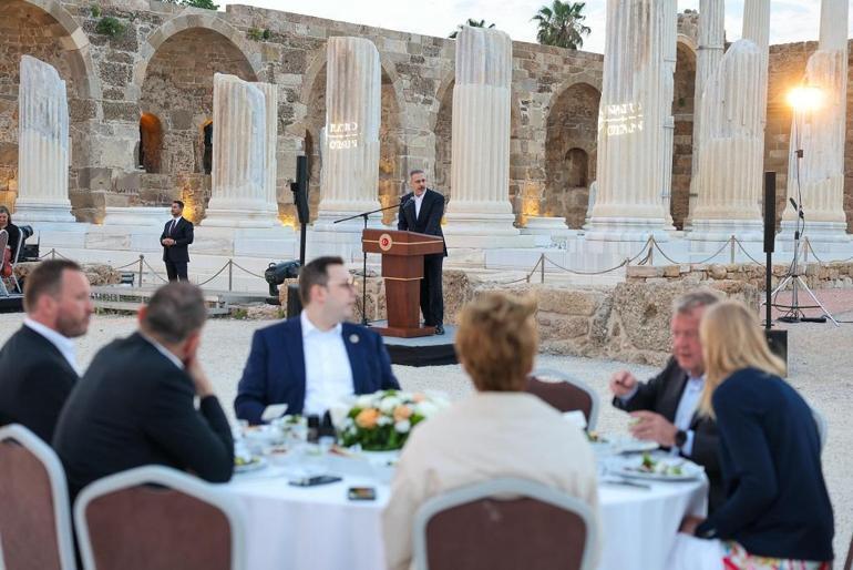 Bakan Fidan, bakanları antik kentte ağırladı