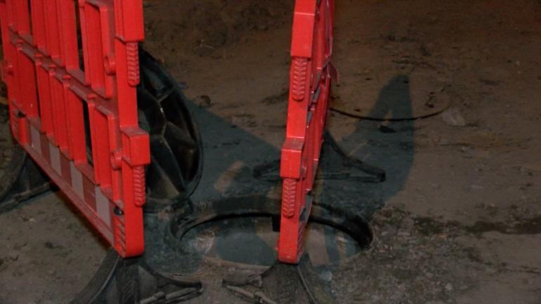 Bayrampaşada rögarda patlama; sokak trafiğe kapatıldı