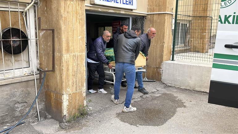 Sivasta 2 çocuk annesi keneden öldü