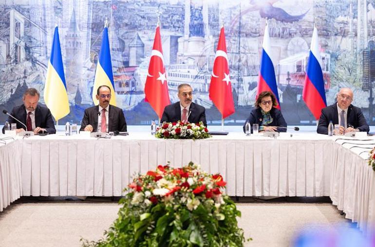 Türkiye - Rusya- Ukrayna heyetlerinin görüşmesi başladı