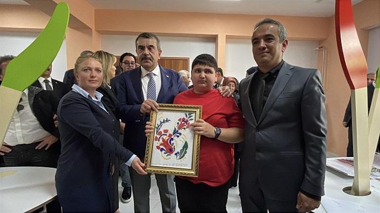 Bakan Tekin: Türkiye, OECD raporlarında örnek gösterilen bir ülke