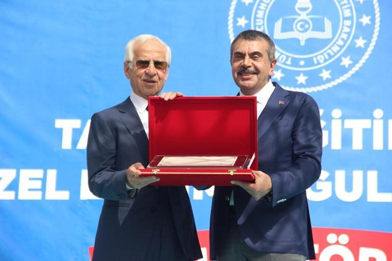 Bakan Tekin: Türkiye, OECD raporlarında örnek gösterilen bir ülke